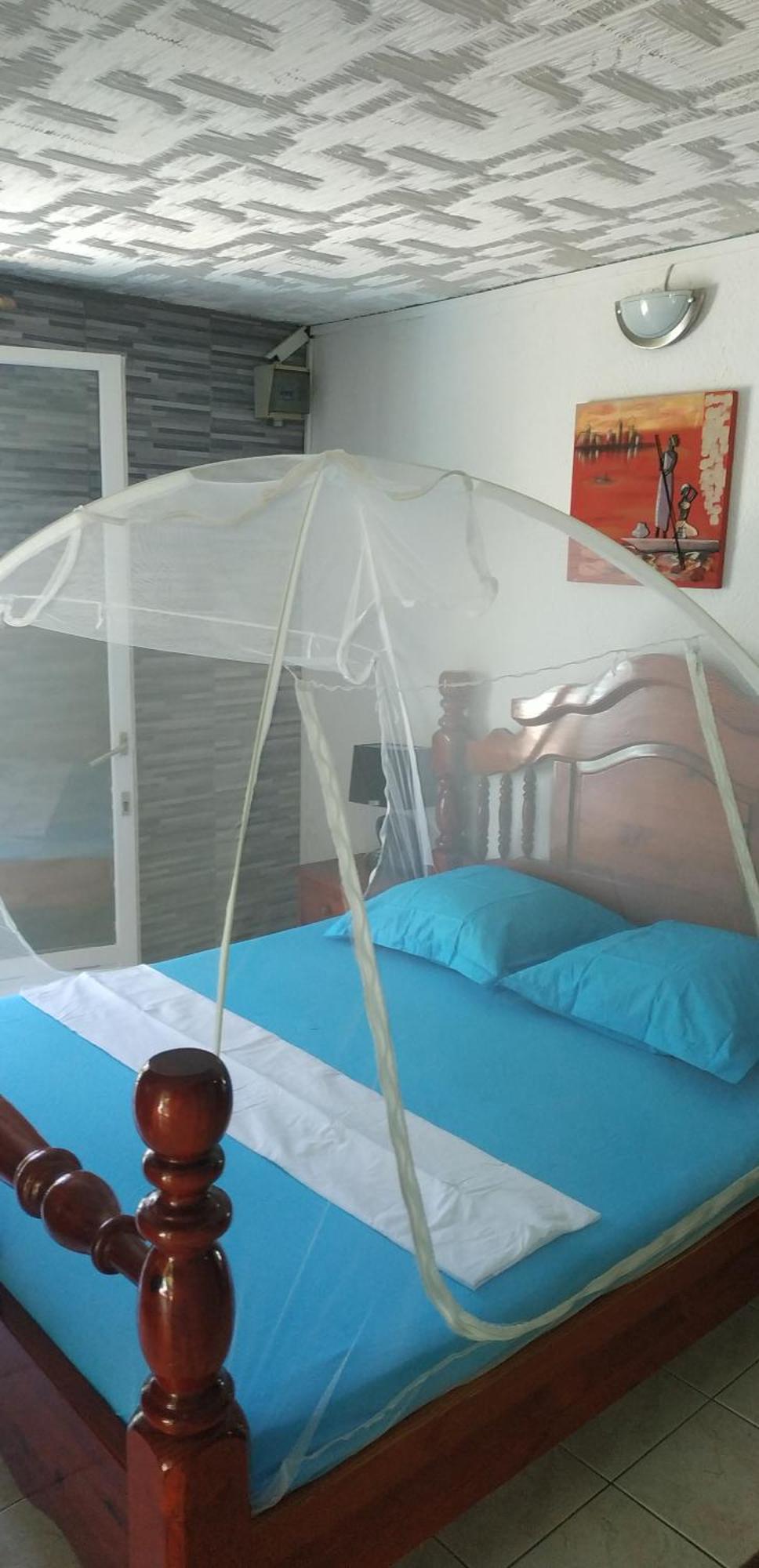 Meryem La Trinité Cameră foto